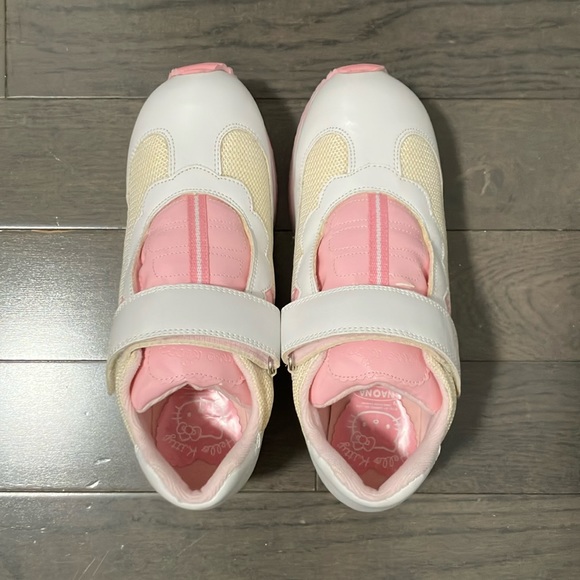 NWT Y2K Vintage RARE 2001 Hello Kitty Platform Sneakers Size 6.5 - Picture 2 of 16